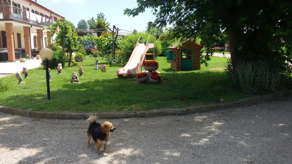 La Crota B&B Асті Екстер'єр фото